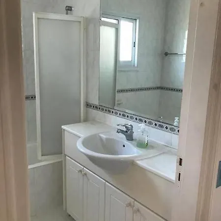 Regina Gardens: Spacious 2 Bedroom